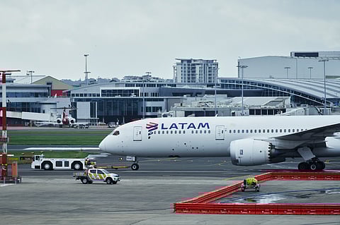 Avião da LATAM retido no aeroporto de Lisboa por falso alarme