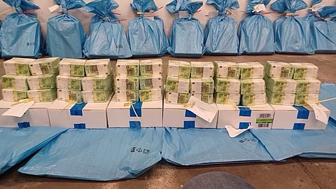 O dinheiro apreendido por Budapeste