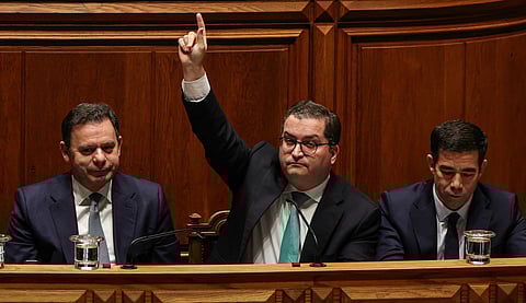 Luís Montenegro (primeiro-ministro), Joaquim Miranda Sarmento (ministro das Finanças) e António Leitão Amaro (ministro da Presidência).
