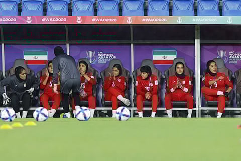 Preocupação internacional com jogadoras do Irão por recusa em cantar hino. Cinco procuram refúgio na Austrália