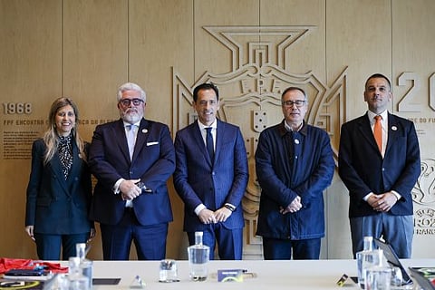 Os membros da Comissão de Ética com o Presidente da FPF, Pedro Proença