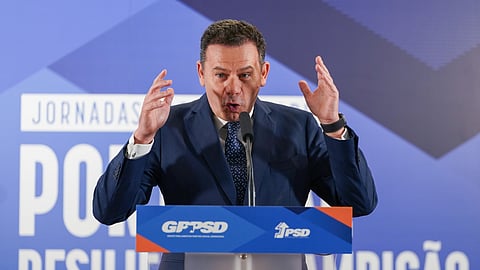 Luís Montenegro discursa nas Jornadas Parlamentares do PSD em Caminha.