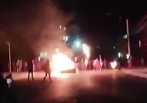 Manifestação em Cuba contra apagões e falta de alimentos resulta em ataque a escritório do Partido Comunista 