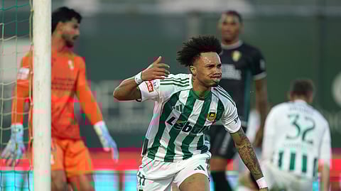 Blesa marcou os dois golos do Rio Ave. 