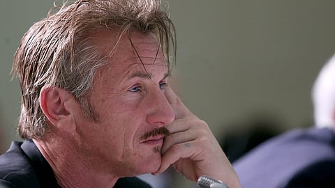 Sean Penn, que venceu um Óscar mas não esteve na cerimónia, está na Ucrânia