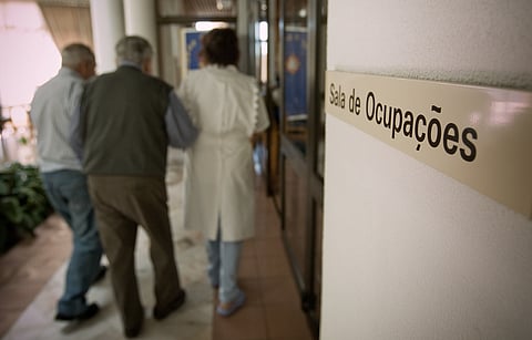 63% dos residentes permanecem nos lares entre um a cinco anos e 33,6% ficam entre cinco a dez anos.