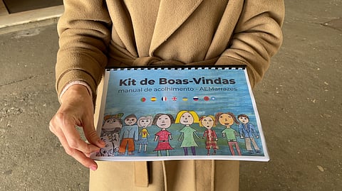 Manual está traduzido em nove idiomas além de braile.