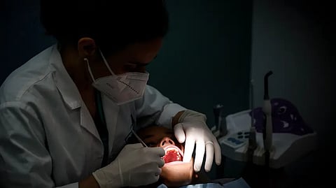 Novo programa de saúde oral cria cheque-prótese e reforça acesso no SNS