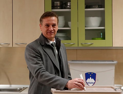 O momento em que Golob vota.