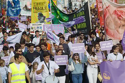 Apresentações periódicas para homem que atirou cocktail molotov na manifestação Marcha Pela Vida