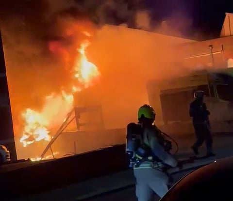 Ambulâncias de uma organização judaica incendiadas em Londres. Polícia investiga crime antissemita