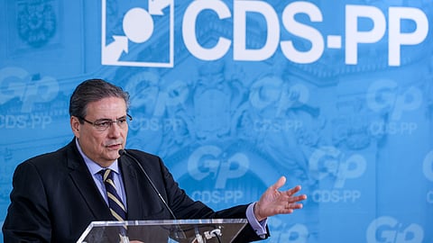 O ministro dos Assuntos Parlamentares, Carlos Abreu Amorim, intervém na abertura das jornadas parlamentares do CDS/PP,