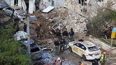 Ataque iraniano causa destruição em Telavive 