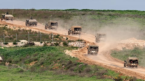 Veículos militares israelitas reforçam posições no sul do Líbano