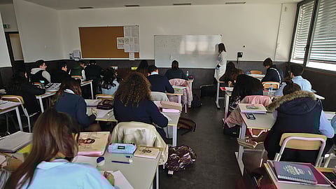 Governo propõe concurso contínuo para professores e promete colocações mais rápidas