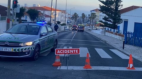 Despite de carro na Ericeira mata duas pessoas que estavam no passeio