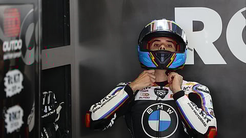 Miguel Oliveira no pódio da primeira corrida de Superbikes no Algarve