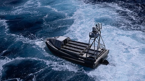 O GARC tem 4,8 metros de comprido por 1,5 metros de largura e pode atingir velocidades de mais de 70 quilómetros por hora. 