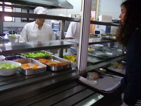 Verbas para refeições escolares 20% abaixo dos custos na maioria das autarquias