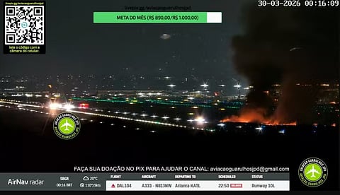 Avião faz aterragem de emergência em São Paulo depois de explosão de um motor após decolagem (veja o vídeo)
