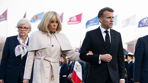 Macron e a mulher, Brigitte, em Seul.