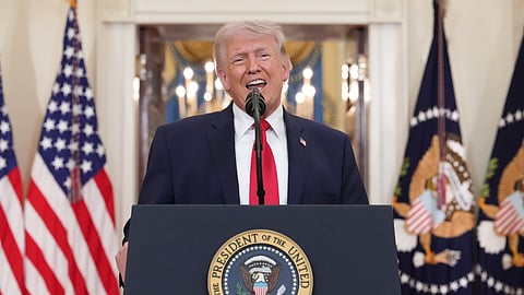 Trump anuncia colapso de ponte e avisa: "Está na hora de o Irão fazer um acordo antes que seja tarde demais"