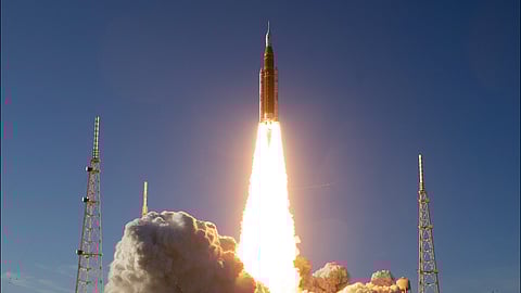 NASA confirma sucesso da manobra para lançar missão Artemis II rumo à Lua