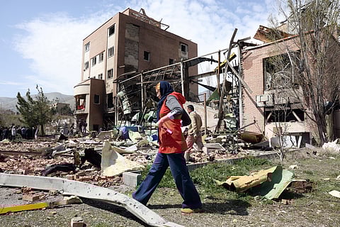 Estragos na Universidade Shahid Beheshti University, em Teerão, causados pelos bombardeamentos.