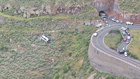 Um morto e 14 feridos depois de autocarro ter caído de penhasco na ilha canária de La Gomera