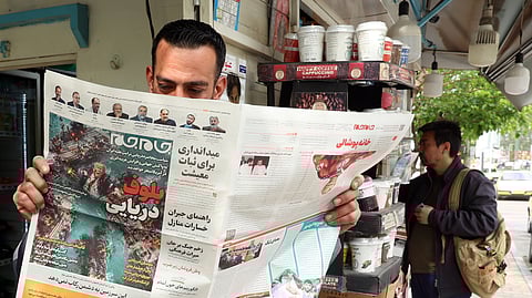 O jornal iraniano Jame Jam titulou na sua manchete “Bluff no mar” e ilustrou o tema com uma montagem de um Donald Trump a afogar-se.