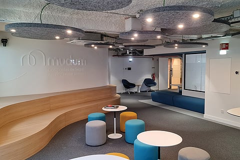 Mudum obtém lucro líquido de 2,5 milhões e fecha mais de 83 mil apólices em 2025