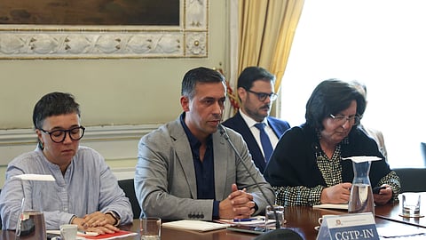 A delegação da CGTP-IN, liderada por Tiago Oliveira (ao centro)