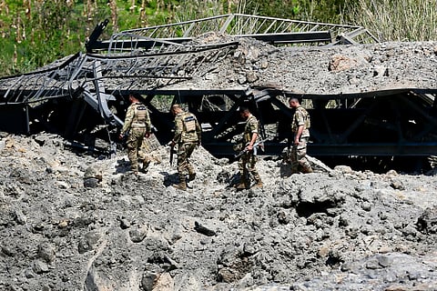 A ponte de Qasmiya, a norte de Tiro, voltou a ser bombardeada. Israel alvejou as pontes que cruzam o rio Litani, no sul do Líbano.