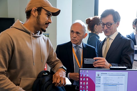 É necessário já estar com o título de residência da CPLP, não sendo permitido para quem ainda está em processo de troca.