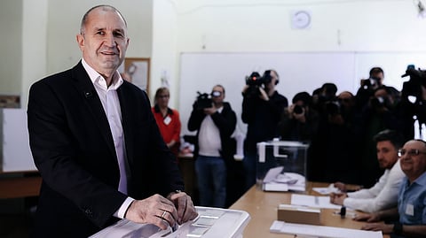 Radev demitiu-se da presidência em janeiro para se candidatar nestas eleições,  Agora vai ser primeiro-ministro. 