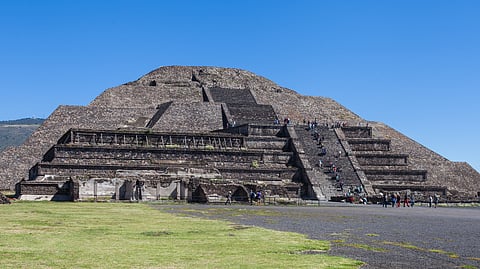 Homem sobe às pirâmides de Teotihuacan e dispara sobre turistas. Há registo de um morto e 13 feridos