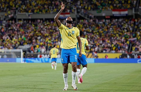 Igor Thiago comemora golo pela seleção brasileira frente à Croácia. 