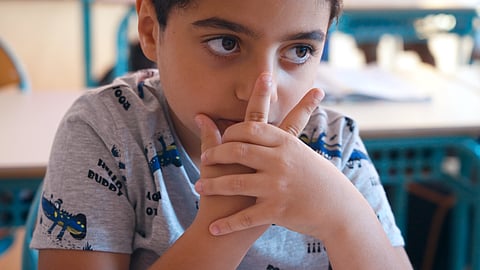 "A metade de 26 — quanto é?"