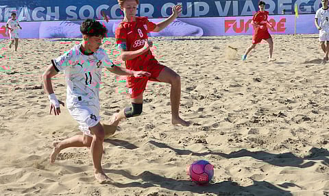 Seleção nacional de sub-20 goleia Inglaterra no arranque da Euro Beach Soccer Cup