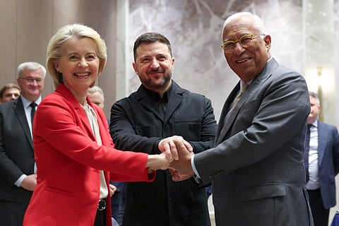 Ursula von der Leyen, Volodymyr Zelensky e António Costa após o encontro trilateral de ontem no Chipre.