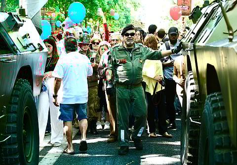 Milhares de pessoas celebram a liberdade com um desfile em Lisboa e uma marcha no Porto 
