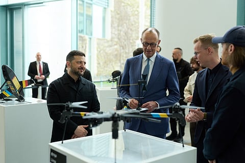 Zelensky e Friedrich Merz inspecionaram este mês em Berlim modelos de drones que Ucrânia e Alemanha irão produzir em conjunto.