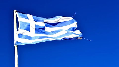 Idoso de 89 anos dispara contra gabinete da segurança social e edifício do tribunal em Atenas