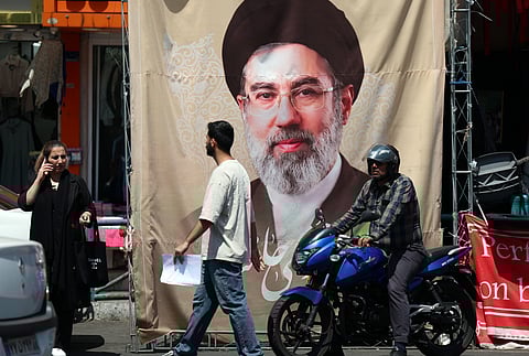 Trump alega que o Irão transmitiu aos Estados Unidos que está a tentar definir a sua liderança. 