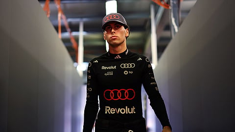 Bortoleto com o uniforme da Audi em Melbourne, na Austrália. 
