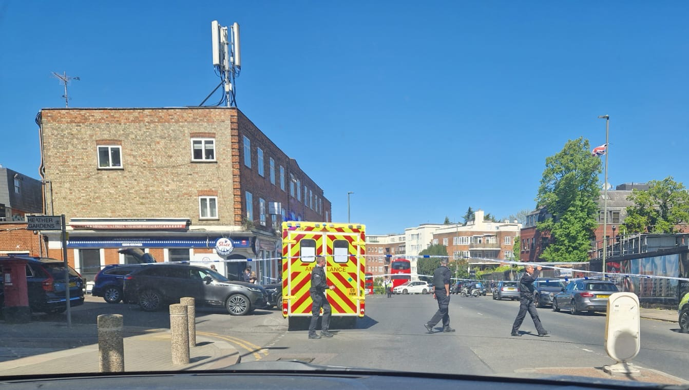 Duas pessoas feridas num ataque à faca em Londres. Suspeito já foi detido