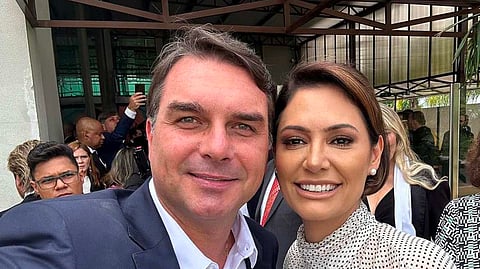 Bolsonaro está inelegível mas três filhos, a mulher, a ex e o irmão são candidatos