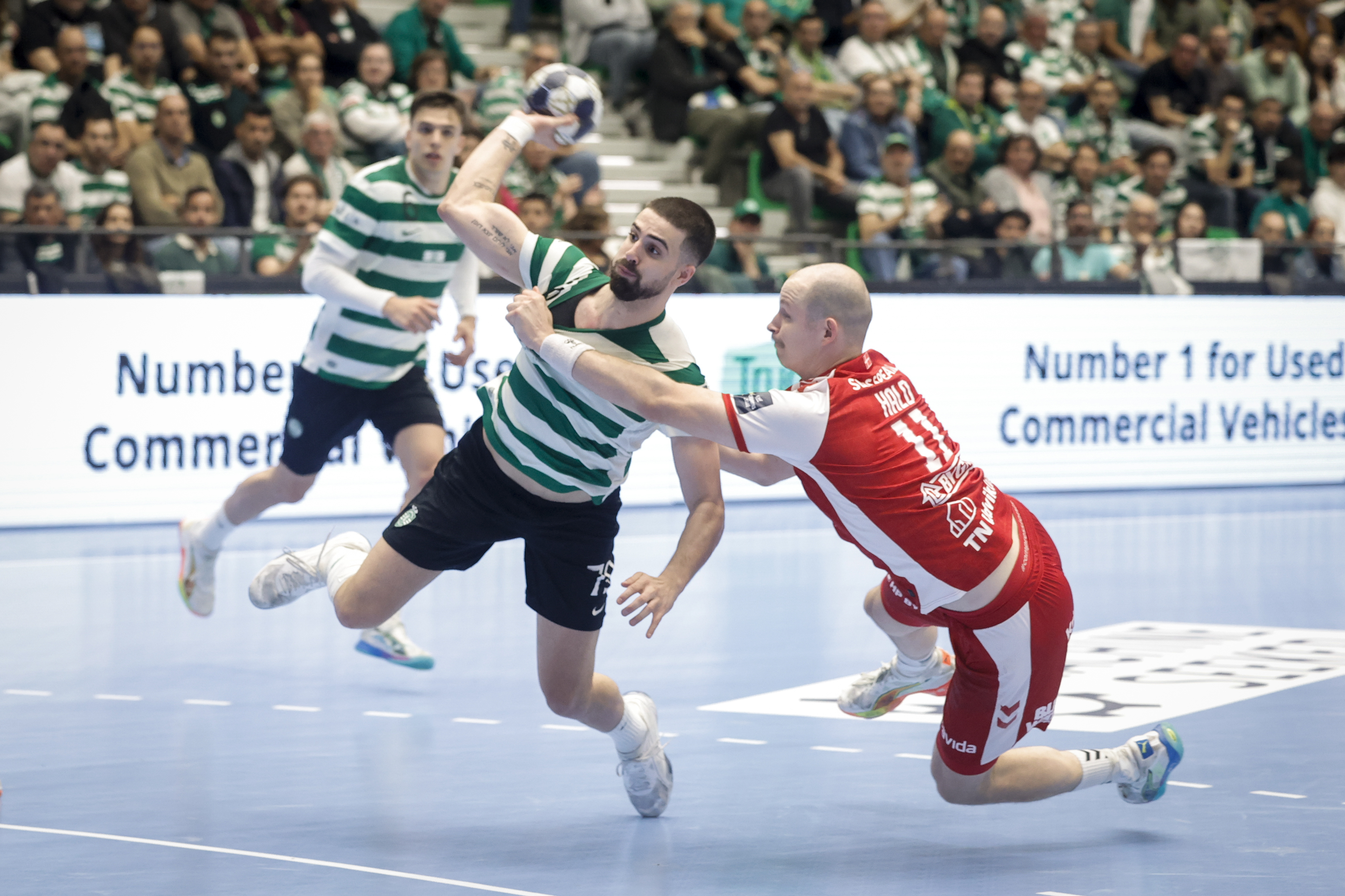 Sporting empata com Aalborg na primeira mão dos ‘quartos’ da Champions de andebol