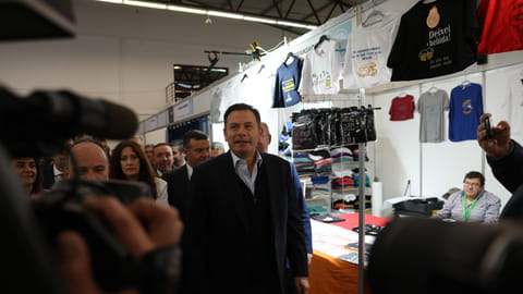 Subida da inflação e do custo de vida é preocupante, mas “não é ainda motivo para alarme”, diz Montenegro