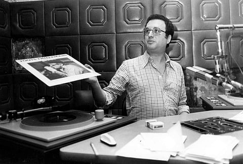 Cândido Mota, em 1986, ainda  atrabalhar na rádio.